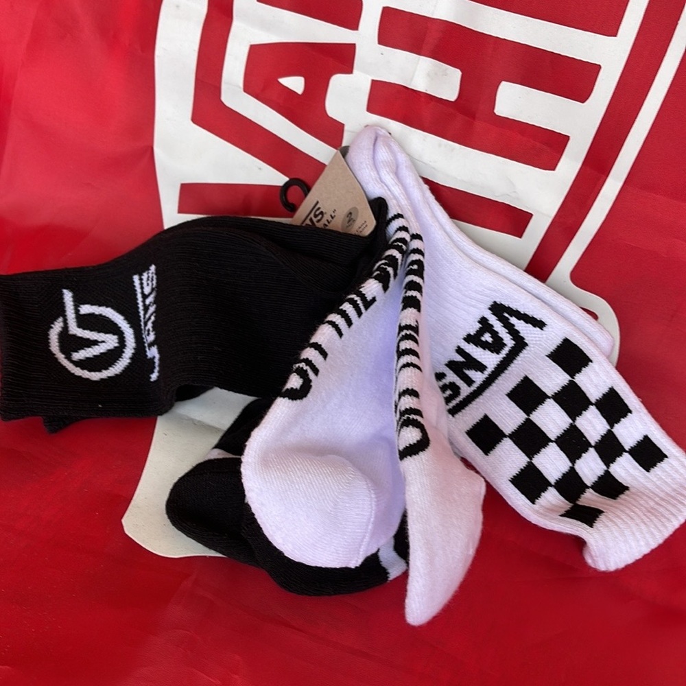 VANS “Off The Wall” Men’s 2 socks set 
NWT - Picture 14 of 16